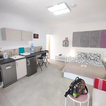 Apartman Fantastico 1 - Grossem Balkon - Gratis Parkplatz - Klimaanlage - Zentrumsnaehe Und Meernaehe